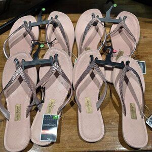 West Loop Womens Sandals S/M Pink Flip Flops NWT 3Med and 1 small reseller bundl